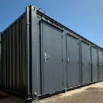 Sanitärcontainer 6 m × 2,4 m – 5 Separate Kabinen – WC & Waschbecken – Bild 3